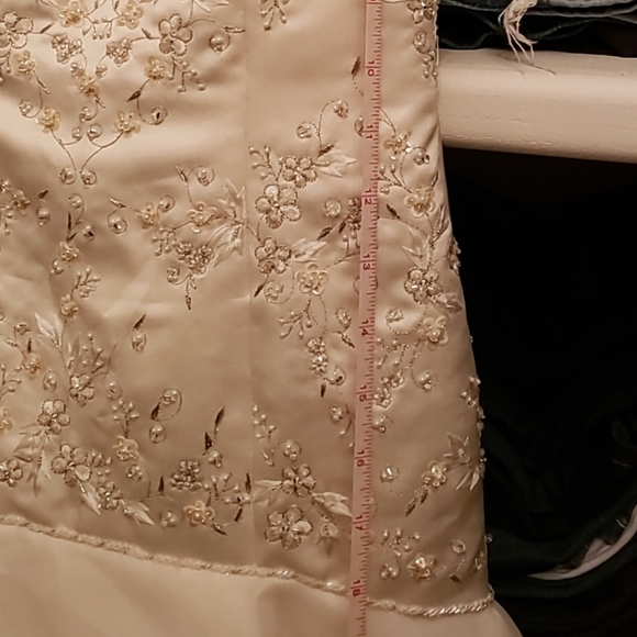 Gorgeous 2be Wedding Dress/Gown - Picture 6 of 7